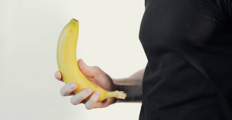massage to enlarge the penis on the example of a banana